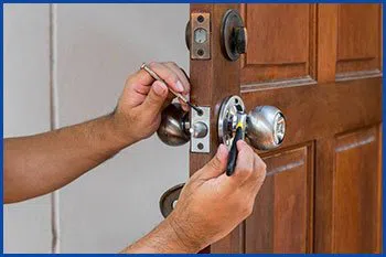 Mason OH Locksmiths Store Mason, OH 513-445-3099 Mason OH Locksmiths Store Mason, OH 513-445-3099 - 14-install-new-lock